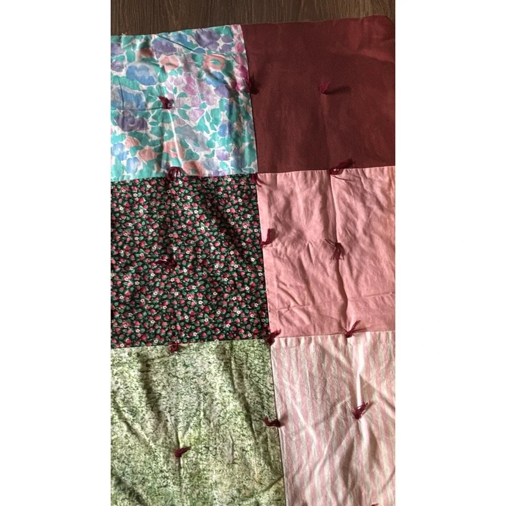 Vintage Multicolor Quilt, Yarn‎ Tied, Signed By Artist 44x36